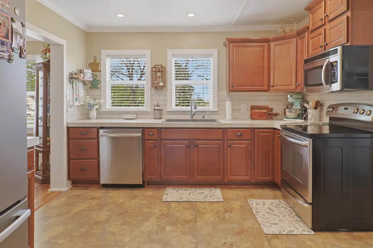 Interactive 360 virtual tour of a property interior